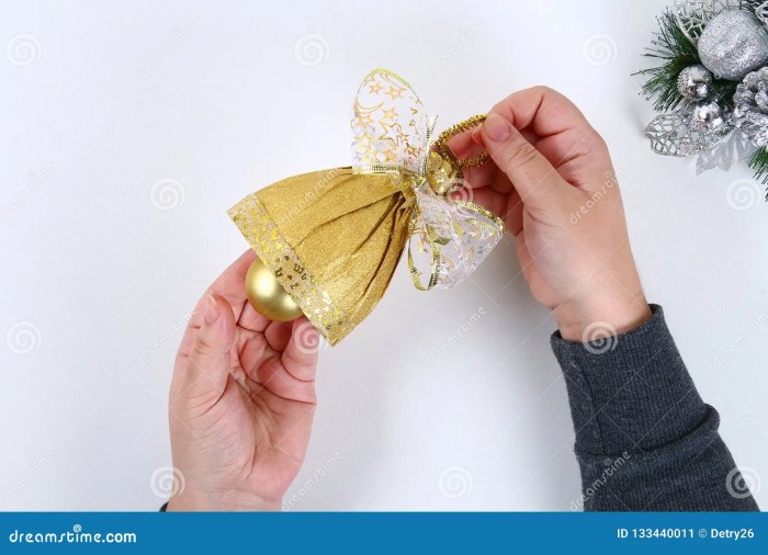 How to make a paper bell christmas decoration