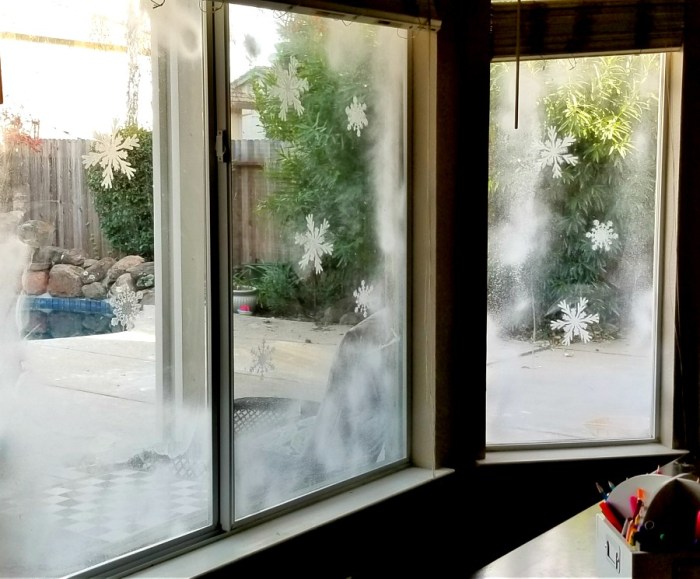 How to decorate window with snow spray